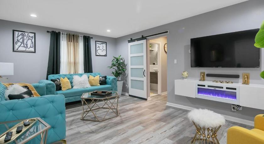 Ellis Hideaway