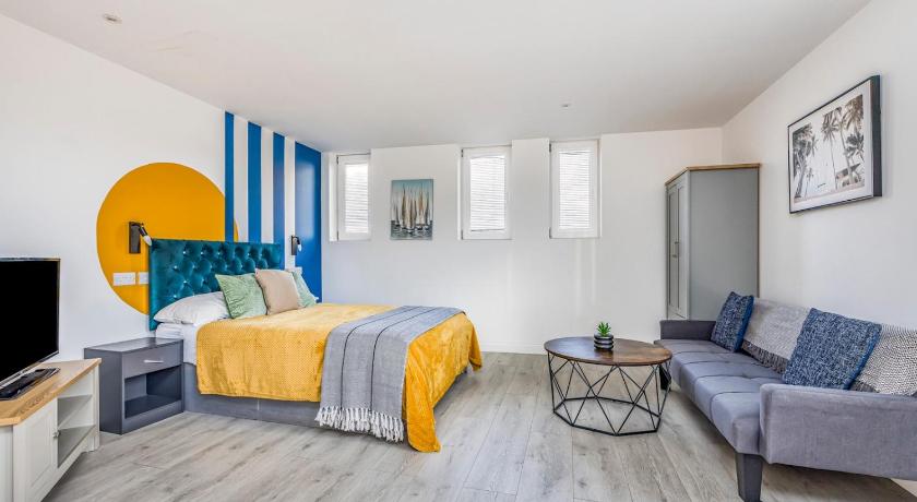 Trendy Studio Apartment