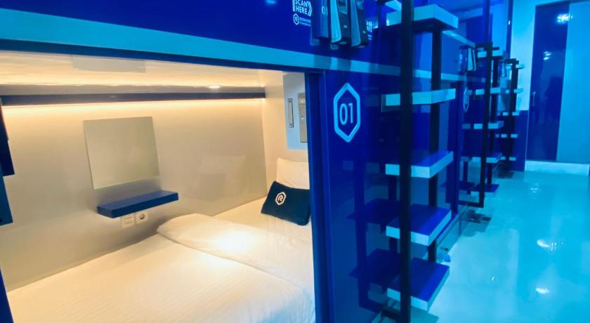 Rosalyne Sleepbox Denpasar Bali