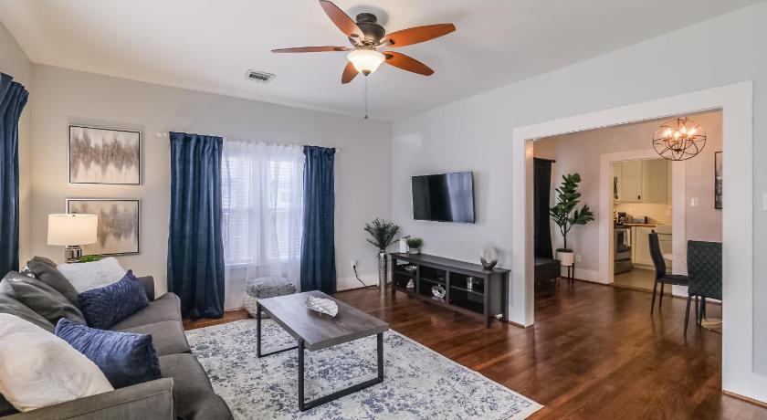 Lindale Charming Home