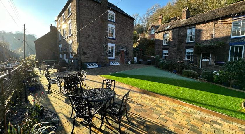 Viaduct Guest House