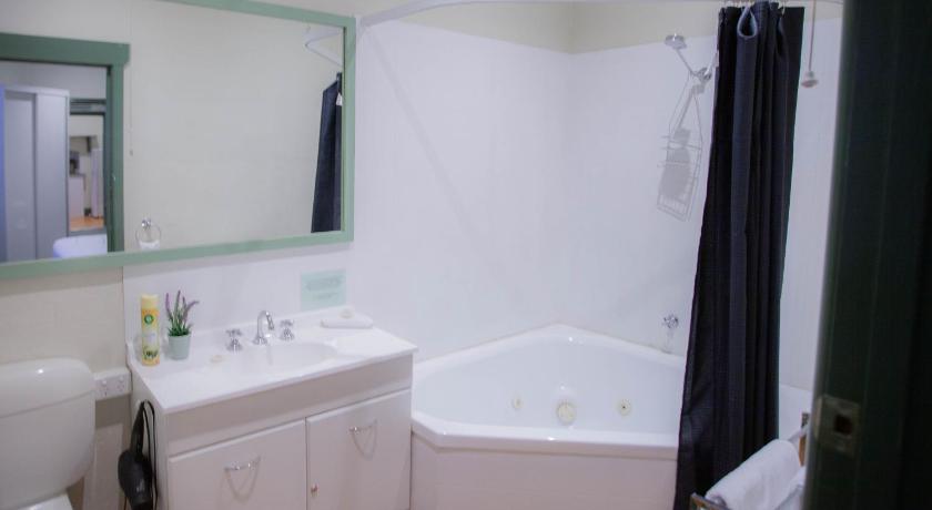 Large Studio Apartment With Spa