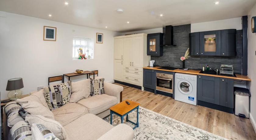 The Cosey Tucked-Away Cottage 2 or 3 bedroom options