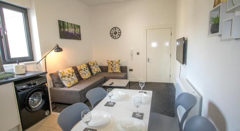 Stylish 2 Bedroom-Free Parking