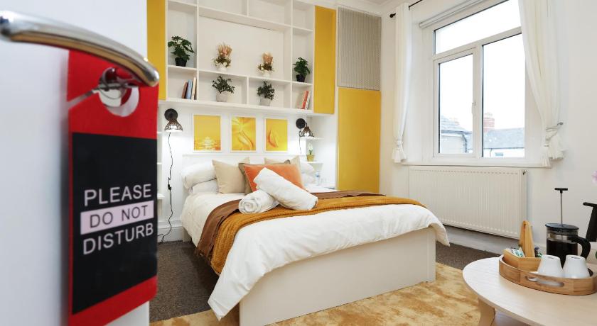 Cardiff City Guesthouse, Central Rooms, Fast Wi-Fi, On-Street Parking