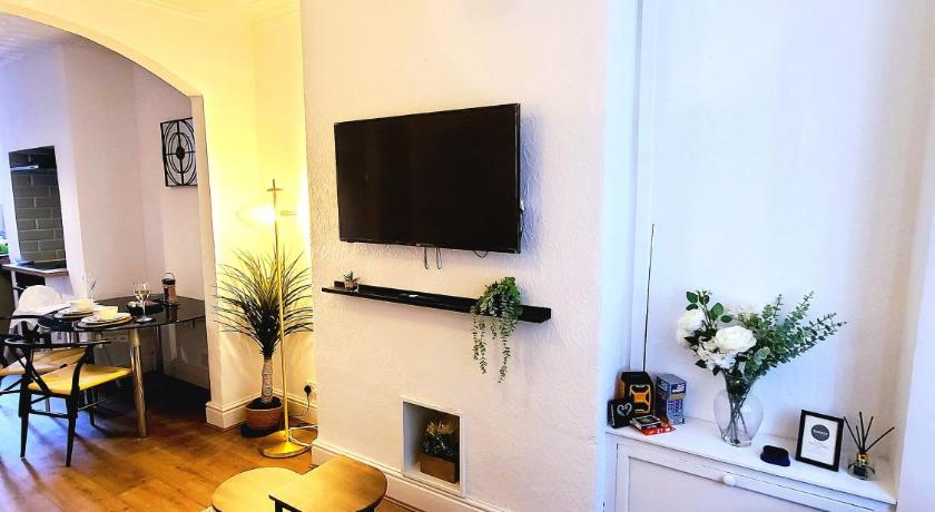 Central Manchester Modern Cosy Home 2 Bed 2 Baths