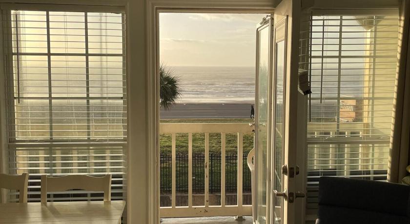 Ocean Front Condo 3Bdrms - Hot Tub - Pool - Tennis - Shoreline Stays 03