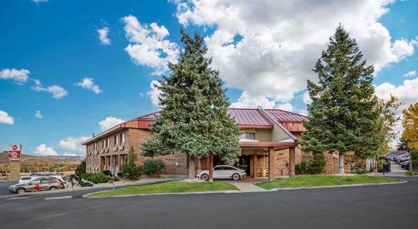 Best Western Plus Landmark Inn