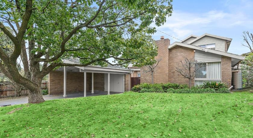 Direct access to Park 4 Bedroom Nice House