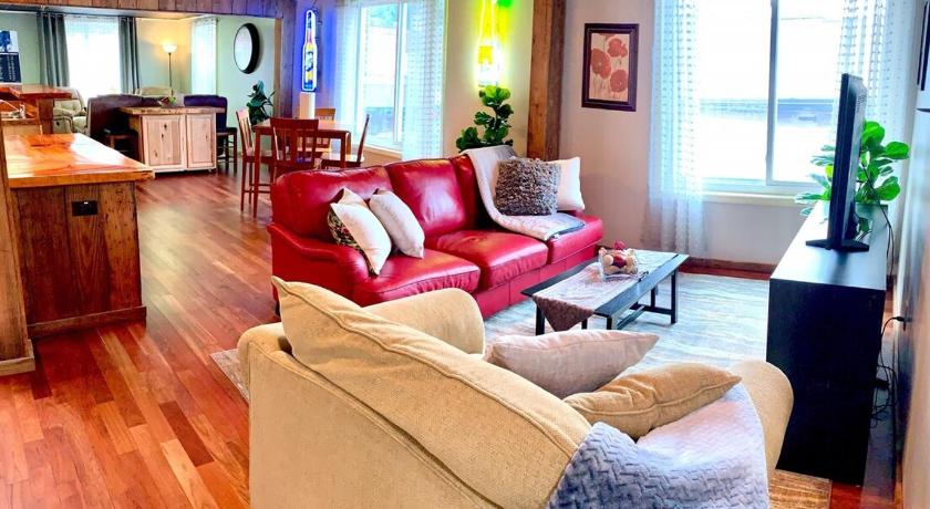 Black Jacks Downtown Loft