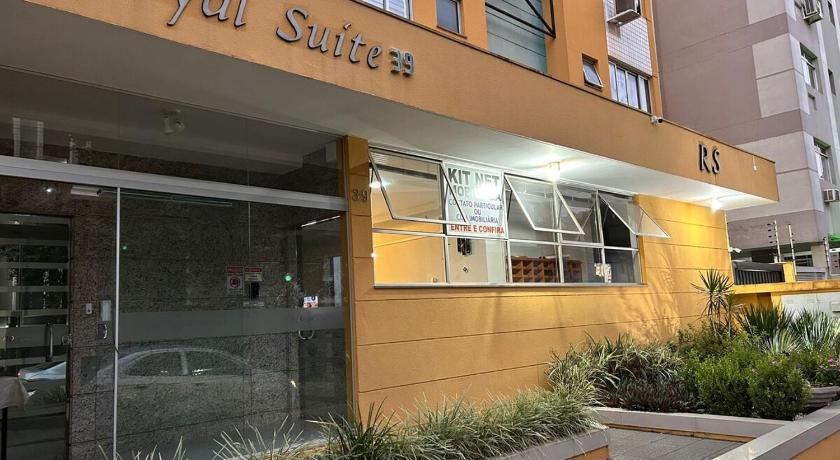 Kitnet Suite mobiliada na zona 07