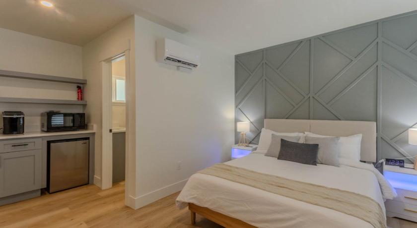 Fresh Modern Retreat 5 Min to CDA Lake And Vibrant Downtown