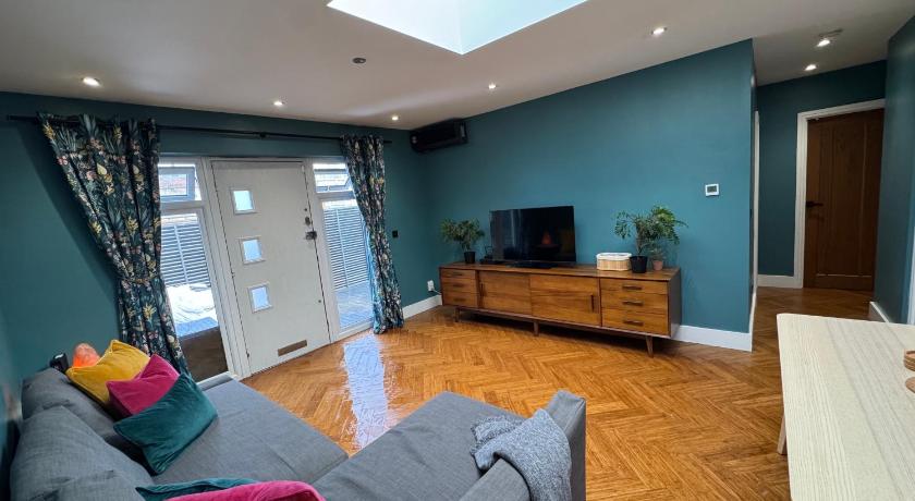 Streatham House - 2 Bedroom - Sleeps 6 - Free WiFi