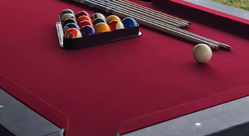 Holliday 3-bedroom Private apartment House parking WiFi BBQ GRILL pet-friendly