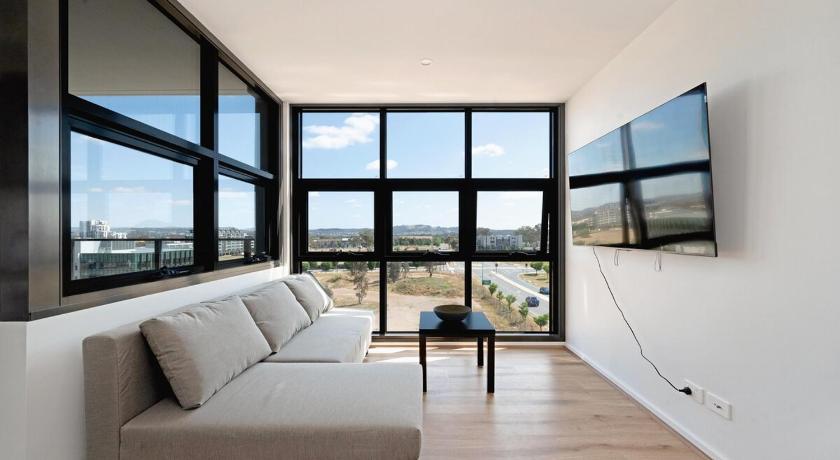 Brand New Modern 2BR Apt with Scenic Views in CBR