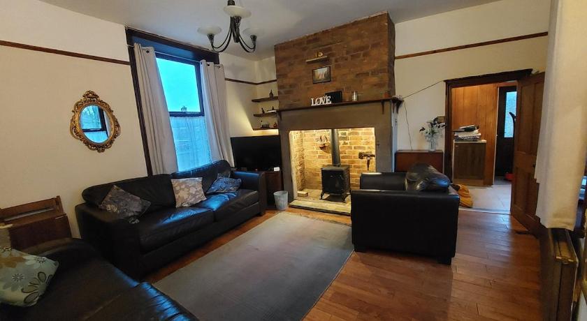 Relax at the Cosy Snug Glossop