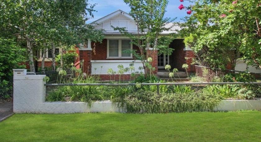 Charm and Value in Central