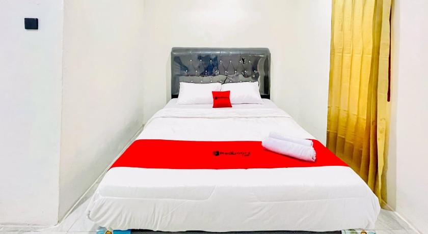 RedDoorz at Hardi Homestay near Funland Berastagi