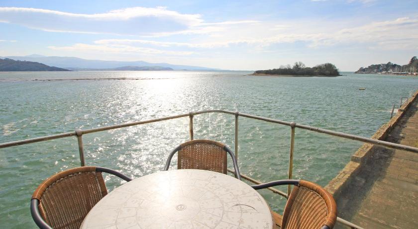 11 South Snowdon Wharf