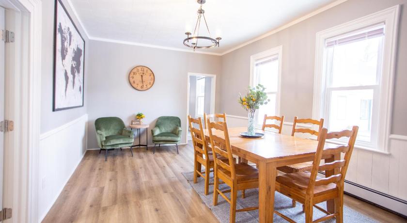 Peaceful Home in Heart of Oshkosh