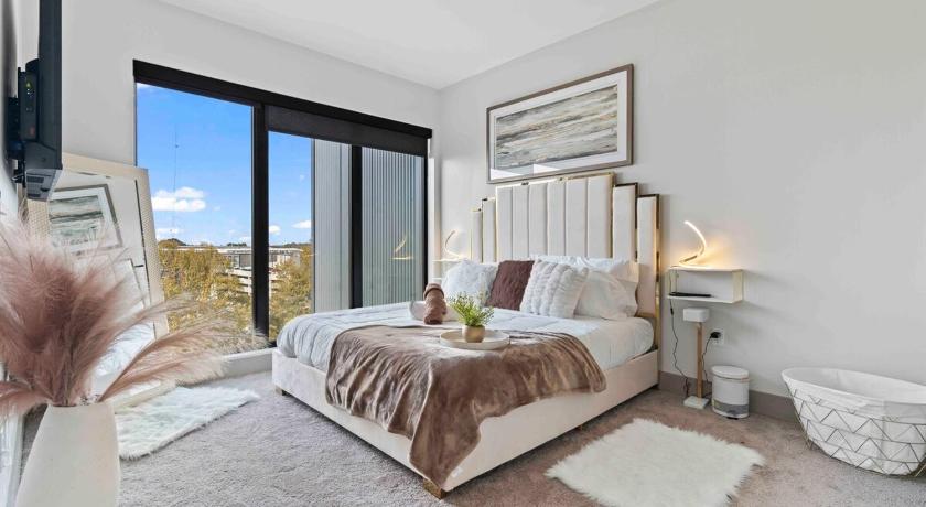 NEW! ChateauOasis PenthouseViews KingBed FreePark