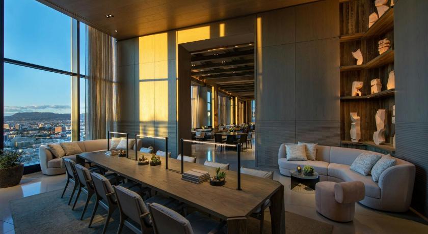AC Hotel Downtown Los Angeles