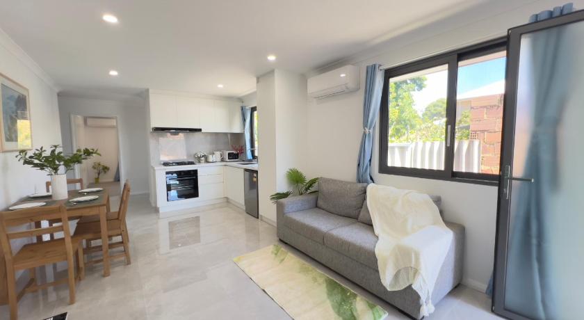 A3 AirportRetreat - Full Kitchen, Biz & Leisure