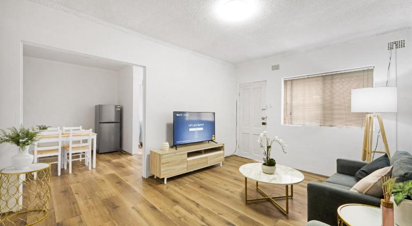 Cozy 2-Bedroom Retreat with Parking in Cabramatta