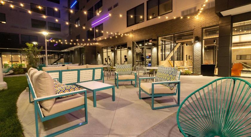 Aloft St. Louis Cortex