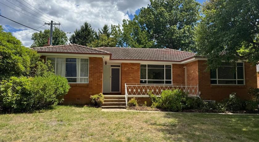 Elegant 4BR Home in Red Hill