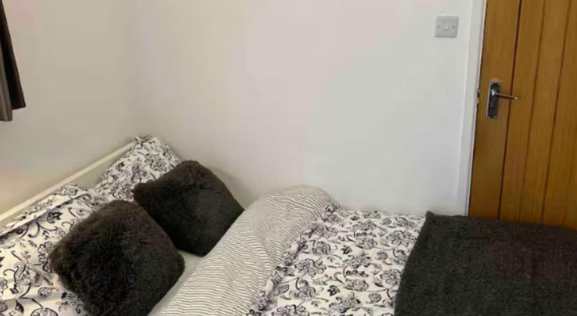 Studio flat with private entrance