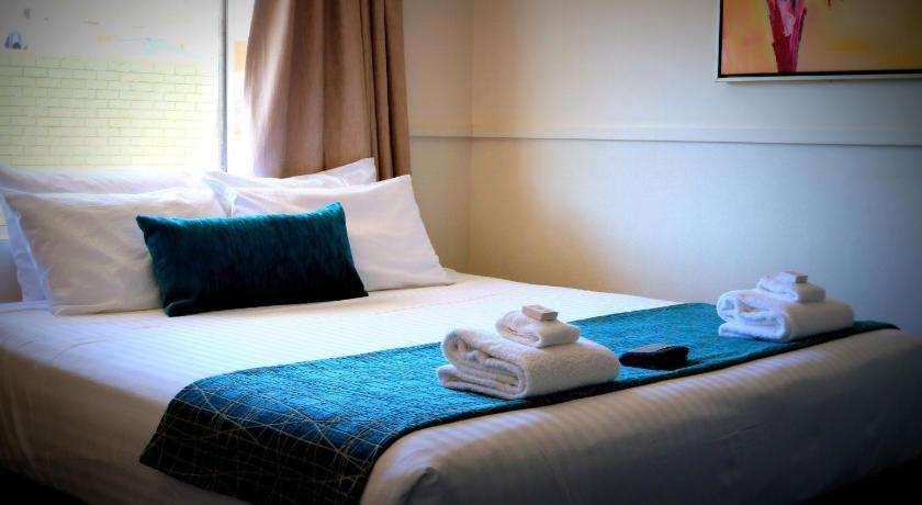 The Commercial Hotel Motel