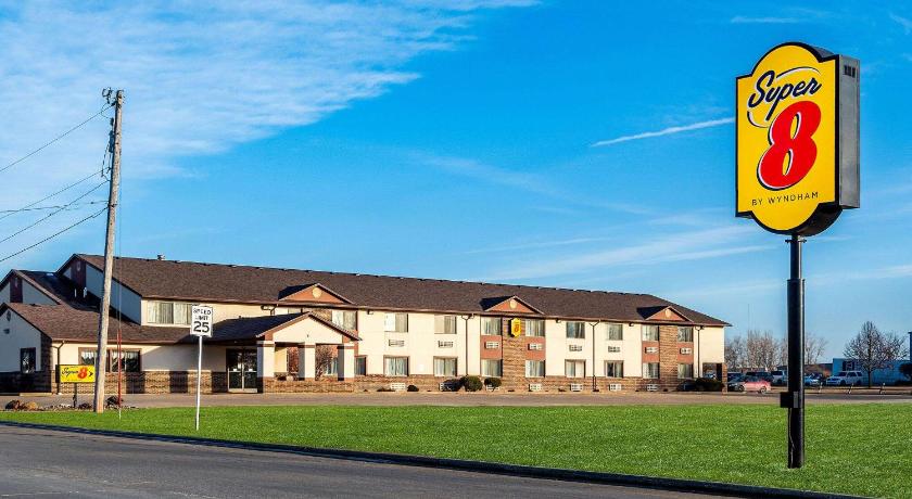 Super 8 by Wyndham Oelwein
