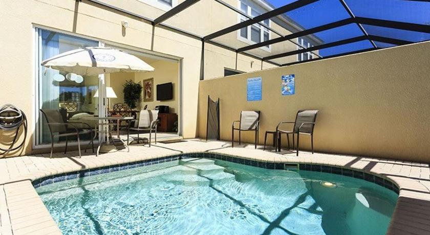 Luxury 3-bdr house with pool next to Disney