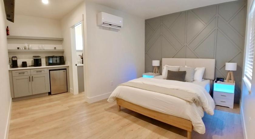 Cozy Studio in Heart of CDA Only 5 Min to the Resort And Lake