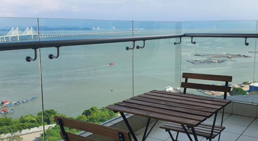 Southbay Seaview Condo A23 #10minQueensbay