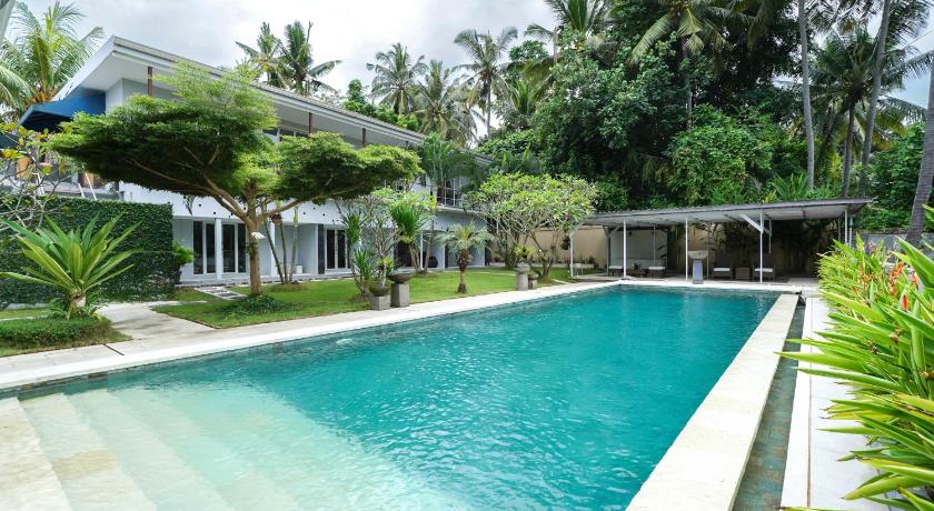 Kimana Villa