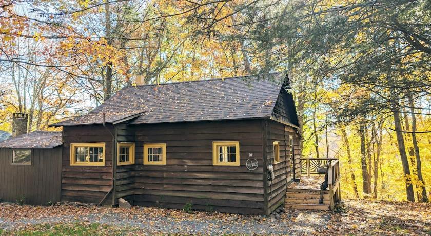 Rustic Retreat Fireplace, Casino, Camelback Close to everything!