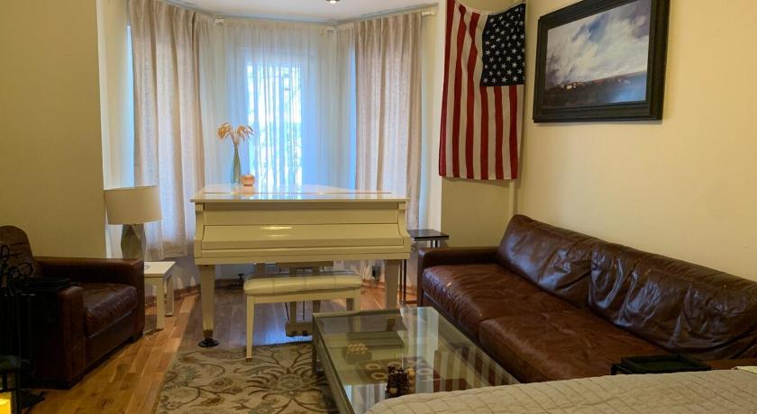 NYC Apartment by the Harbor