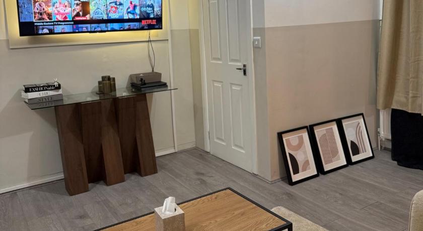 City Centre Uni area PS4 Netflix