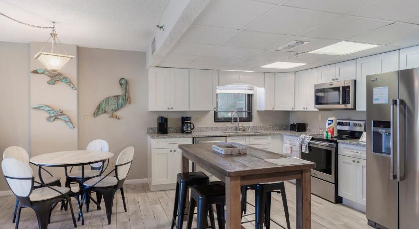 Watercrest 210- Sleeps 12 - Thomas Drive Retreat