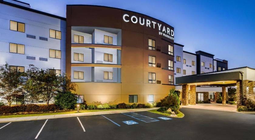 Courtyard Auburn