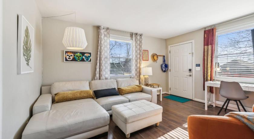 Avalon close to downtown and park free