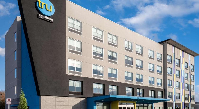 Tru by Hilton Chesapeake Greenbrier