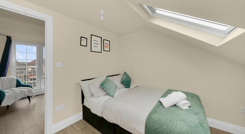 Cosy London Apartment on Elizabeth line - Free Parking
