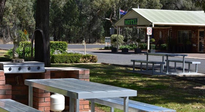Cooee Motel