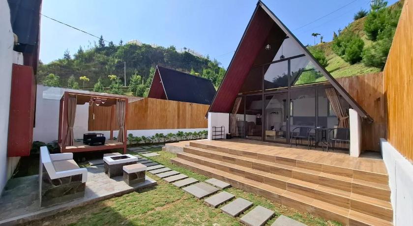 Heavenly 2 - Private Triangle