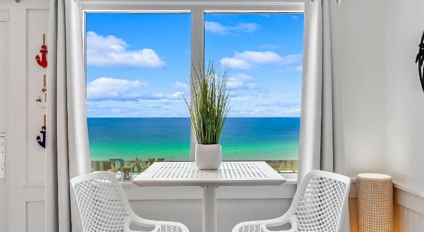 Stunning condo in Pinnacle Port, Panama City Beach