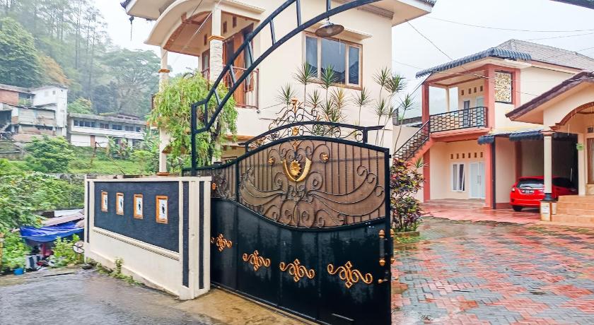 RedDoorz @ Dewa Breeze Inn Near Paralayang