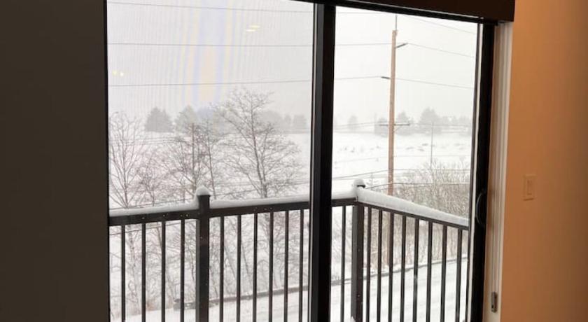 Stunning Penthouse Breathtaking Water Views 302